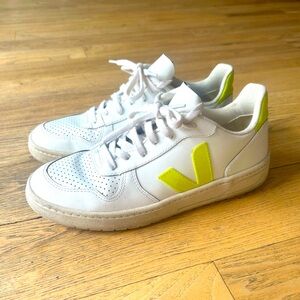 Veja V-10 Sneakers Leather White Jaune Fluo